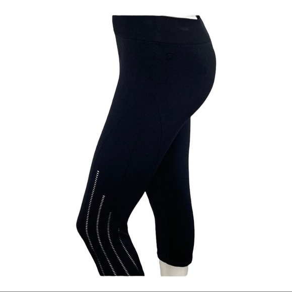 Fabletics Cropped Leggings with eyelets - Picture 1 of 7